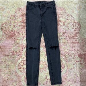 American Eagle Super High Rise Jeggings Size 8 Long Ripped - LONG LENGTH